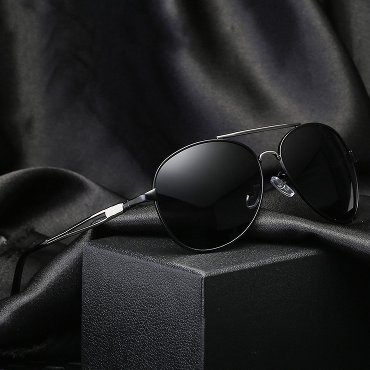 Polarized sunglasses with UV400 protection F8703