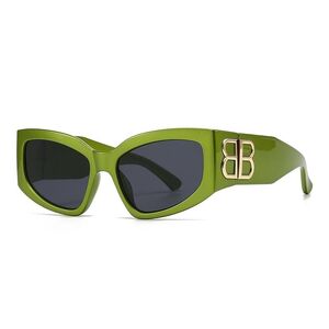Plastic sunglasses in the shape of a cat's eye Elit 145-EL