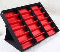 Планшет для демонстрации солнечных очков настольный на 18 мест раскладной чёрный с красной подкладкой