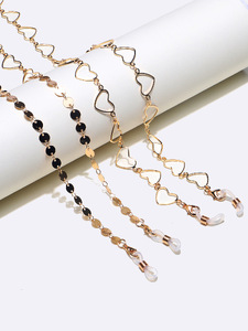 Set of two glasses chain with hearts and rounds GM136