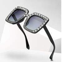 Polarized plastic sunglasses with UV400 protection 8902-GT