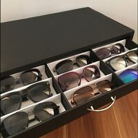 Офисный бокс настольный - витрина для оправ и очков, черный/коричневый цвет, на 75 мест JS-C181007