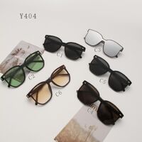 Polarized plastic sunglasses Y404