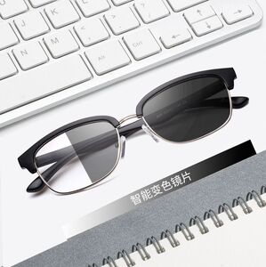 Photochromic plastic glasses with protection Blue Cut KY849