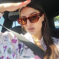 Пластиковые солнцезащитные очки в форме 