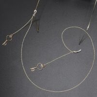 Gold-colored metal non-slip chain, with pendant key style heart, for glasses and masks GL408