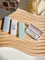 Пинцет пластиковый с палочкой в индивидуальной упаковке в цветной коробочке MT200