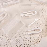 Пинцет пластиковый в индивидуальной упаковке в коробочке 