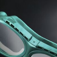 Shockproof dustproof protective glasses for the master, with transparent glass lenses