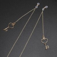Gold-colored metal non-slip chain, with pendant key style heart, for glasses and masks GL408