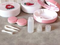 Набор для мягких контактных линз  XF008草莓熊兔