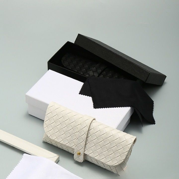 Футляр для очков и солнцезащитных очков + дополнительный комплект AL677950605233