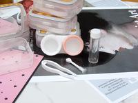 Kit for soft contact lenses (Kits for contact lenses) ZZ107
