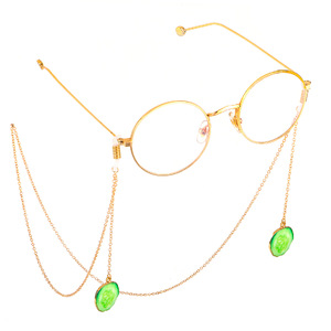 Gold-colored metal non-slip chain, with pendant cucumber, for glasses and masks GL656