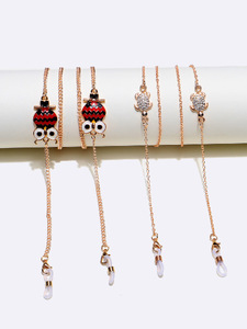 Set of two glasses chain with owls and tortoises GM064