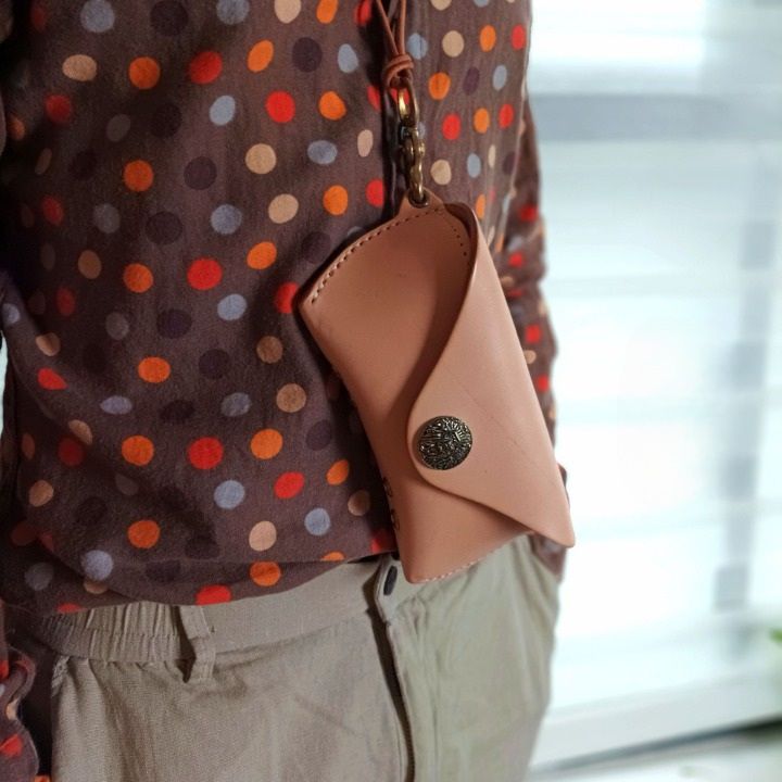 Футляр-чехол из натуральной кожи для очков с кнопкой BR5216