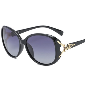 Polarized sunglasses with UV400 protection FENQI F8842